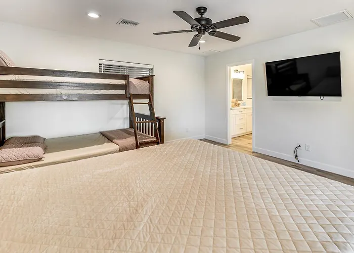 Holiday home Fully Furnished Poolside Oasis 5 Mi To Havasu *
